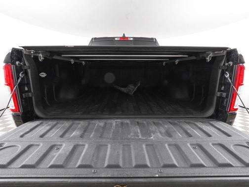 Diamond Black Crystal Pearlcoat 2019 RAM 1500 Big Horn
