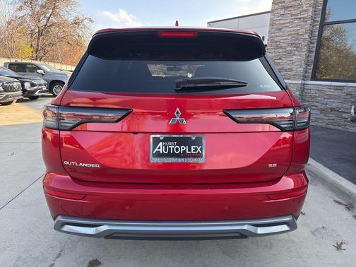 Red Diamond 2026 Mitsubishi Outlander SE S-AWC
