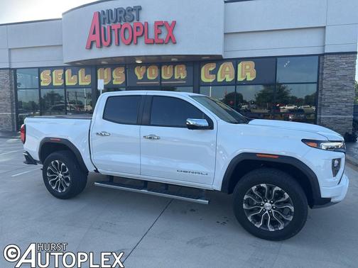 Summit White 2023 GMC Canyon Denali
