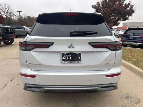White Diamond 2026 Mitsubishi Outlander SEL