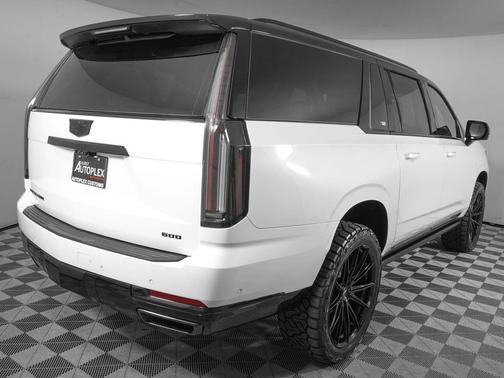Crystal White Tricoat 2025 Cadillac Escalade ESV Sport Platinum