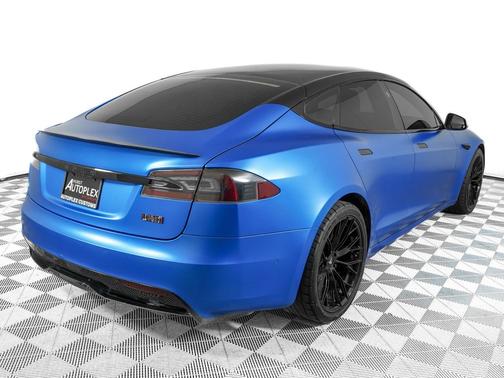 Deep Blue Metallic 2022 Tesla Model S Plaid