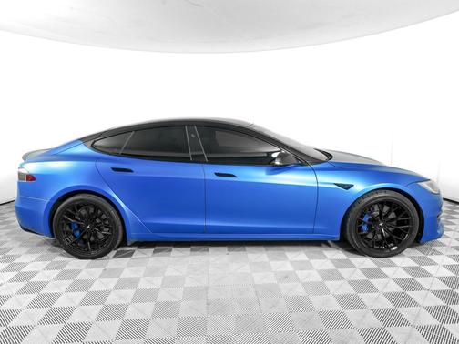Deep Blue Metallic 2022 Tesla Model S Plaid