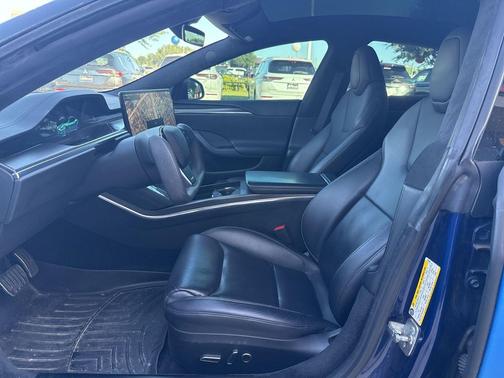 Deep Blue Metallic 2022 Tesla Model S Plaid