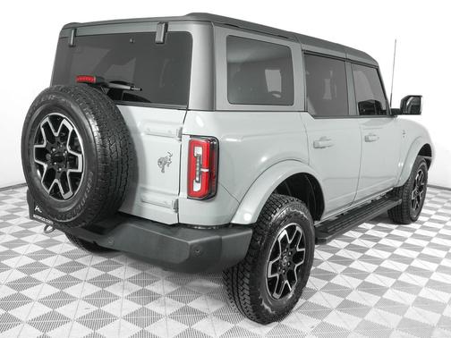 Cactus Gray 2024 Ford Bronco Outer Banks