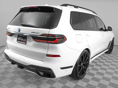 Alpine White 2023 BMW X7 xDrive40i