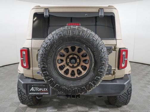 Shadow Black 2022 Ford Bronco Wildtrak