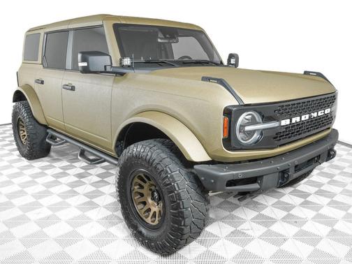 Shadow Black 2022 Ford Bronco Wildtrak