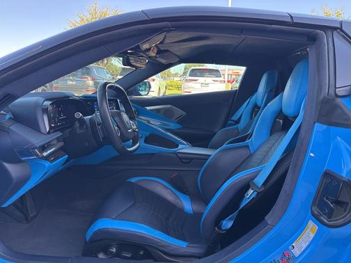 Rapid Blue 2022 Chevrolet Corvette Stingray w/3LT