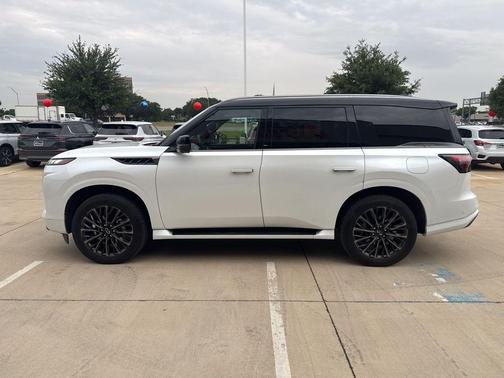 Radiant White/Black Obsidian 2025 INFINITI QX80 AUTOGRAPH AWD
