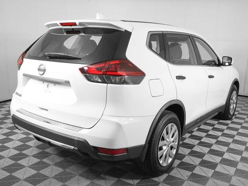 Glacier White 2018 Nissan Rogue S