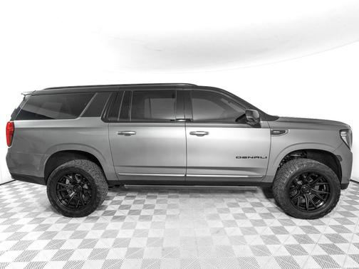 Sterling Metallic 2024 GMC Yukon XL Denali