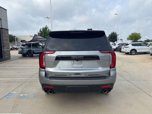Sterling Metallic 2024 GMC Yukon XL Denali