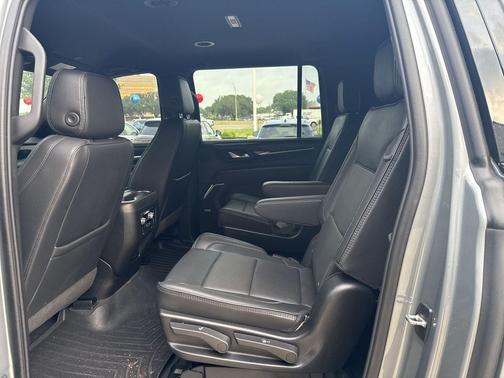 Sterling Metallic 2024 GMC Yukon XL Denali
