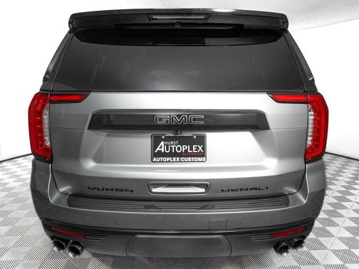 Sterling Metallic 2024 GMC Yukon XL Denali