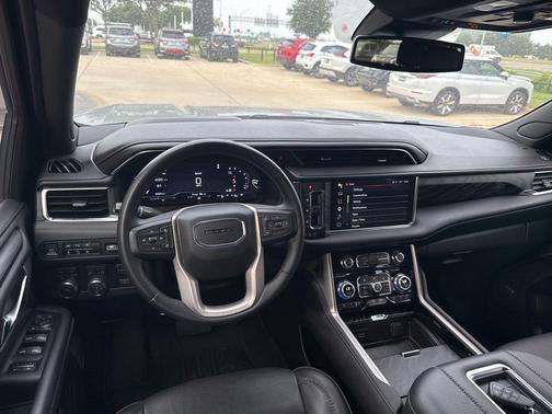 Sterling Metallic 2024 GMC Yukon XL Denali