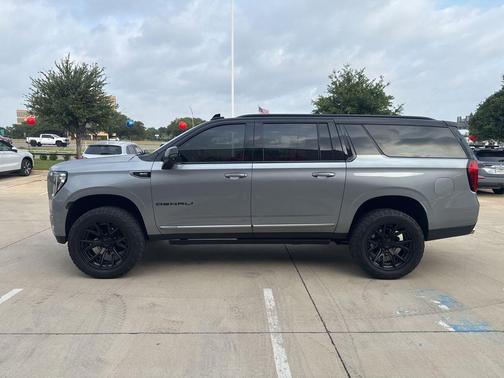 Sterling Metallic 2024 GMC Yukon XL Denali