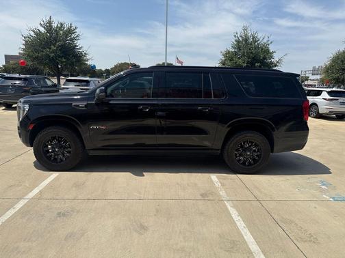 Onyx Black 2023 GMC Yukon XL 4WD AT4