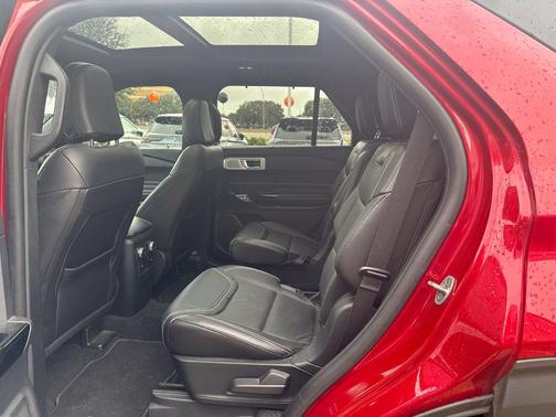 Rapid Red Metallic Tinted Clearcoat 2022 Ford Explorer ST