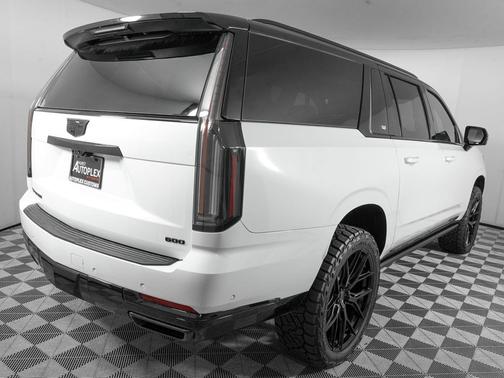 Vibrant White Tricoat 2026 Cadillac Escalade ESV Sport Platinum