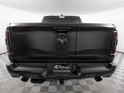 Diamond Black Crystal Pearlcoat 2023 RAM 1500 Limited
