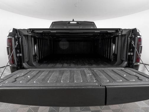 Diamond Black Crystal Pearlcoat 2023 RAM 1500 Limited