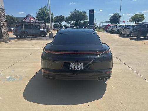 Jet Black Metallic 2026 Porsche Panamera 4