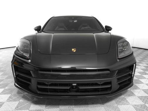Jet Black Metallic 2026 Porsche Panamera 4