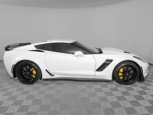 Arctic White 2018 Chevrolet Corvette Z06