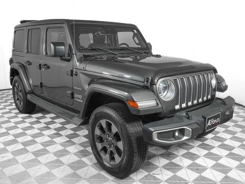 Granite Crystal Metallic Clearcoat 2019 Jeep Wrangler Unlimited Sahara