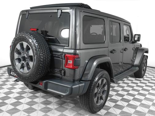 Granite Crystal Metallic Clearcoat 2019 Jeep Wrangler Unlimited Sahara