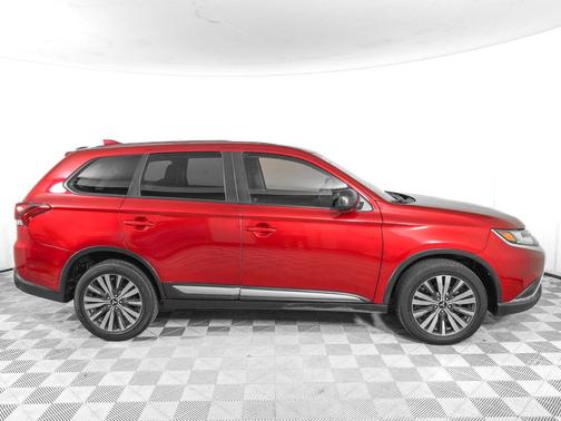 Red Diamond 2020 Mitsubishi Outlander ES