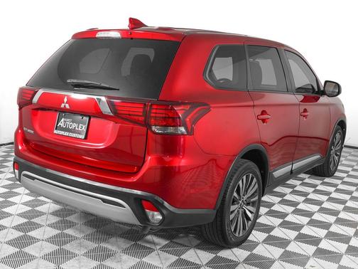 Red Diamond 2020 Mitsubishi Outlander ES