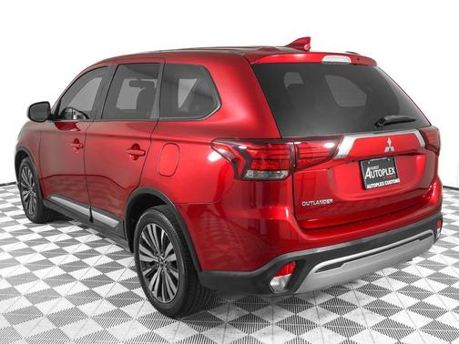 Red Diamond 2020 Mitsubishi Outlander ES