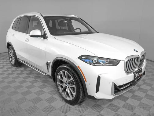 Mineral White Metallic 2025 BMW X5 xDrive40i
