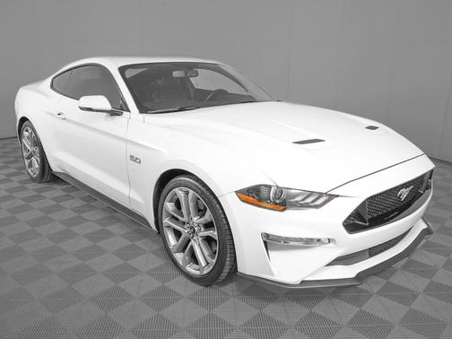 Oxford White 2020 Ford Mustang GT Premium