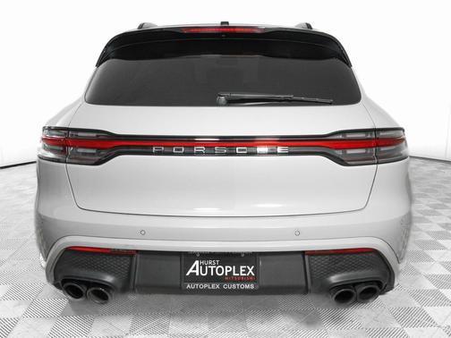 Chalk 2024 Porsche Macan Macan