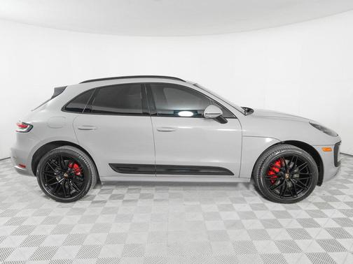 Chalk 2024 Porsche Macan Macan