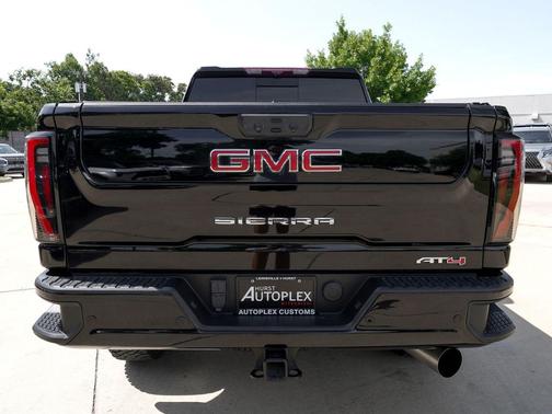 Onyx Black 2024 GMC Sierra 2500 AT4