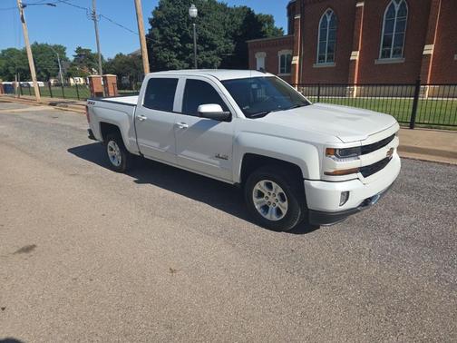 Iridescent Pearl Tricoat 2018 Chevrolet Silverado 1500 LT