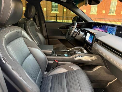 2024 Lincoln Nautilus Reserve