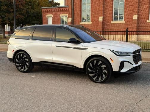 2024 Lincoln Nautilus Reserve