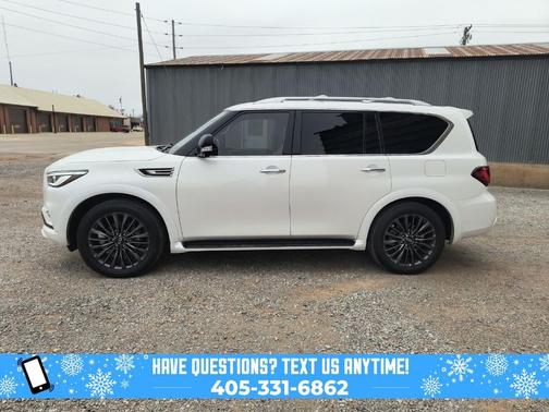 2022 INFINITI QX80 Luxe