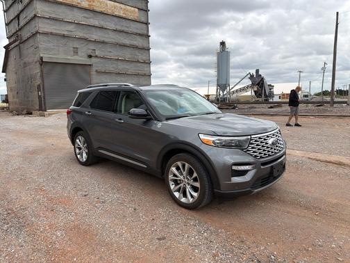 Gray Metallic 2021 Ford Explorer Platinum