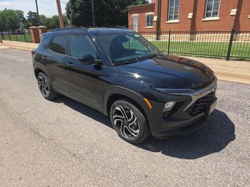 Mosaic Black Metallic 2026 Chevrolet Trailblazer RS