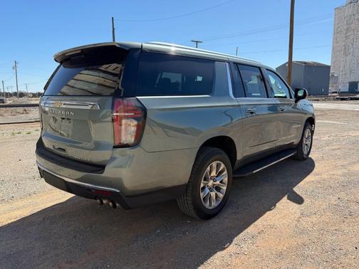 2023 Chevrolet Suburban Premier