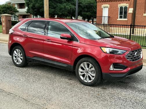 2024 Ford Edge Titanium