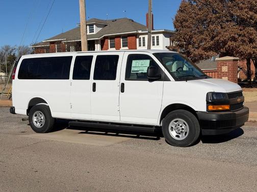 2025 Chevrolet Express 3500 LS