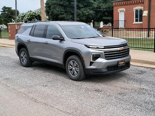 2025 Chevrolet Traverse LT