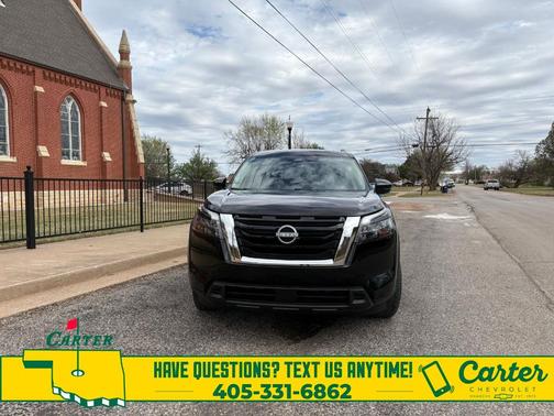 2024 Nissan Pathfinder SV